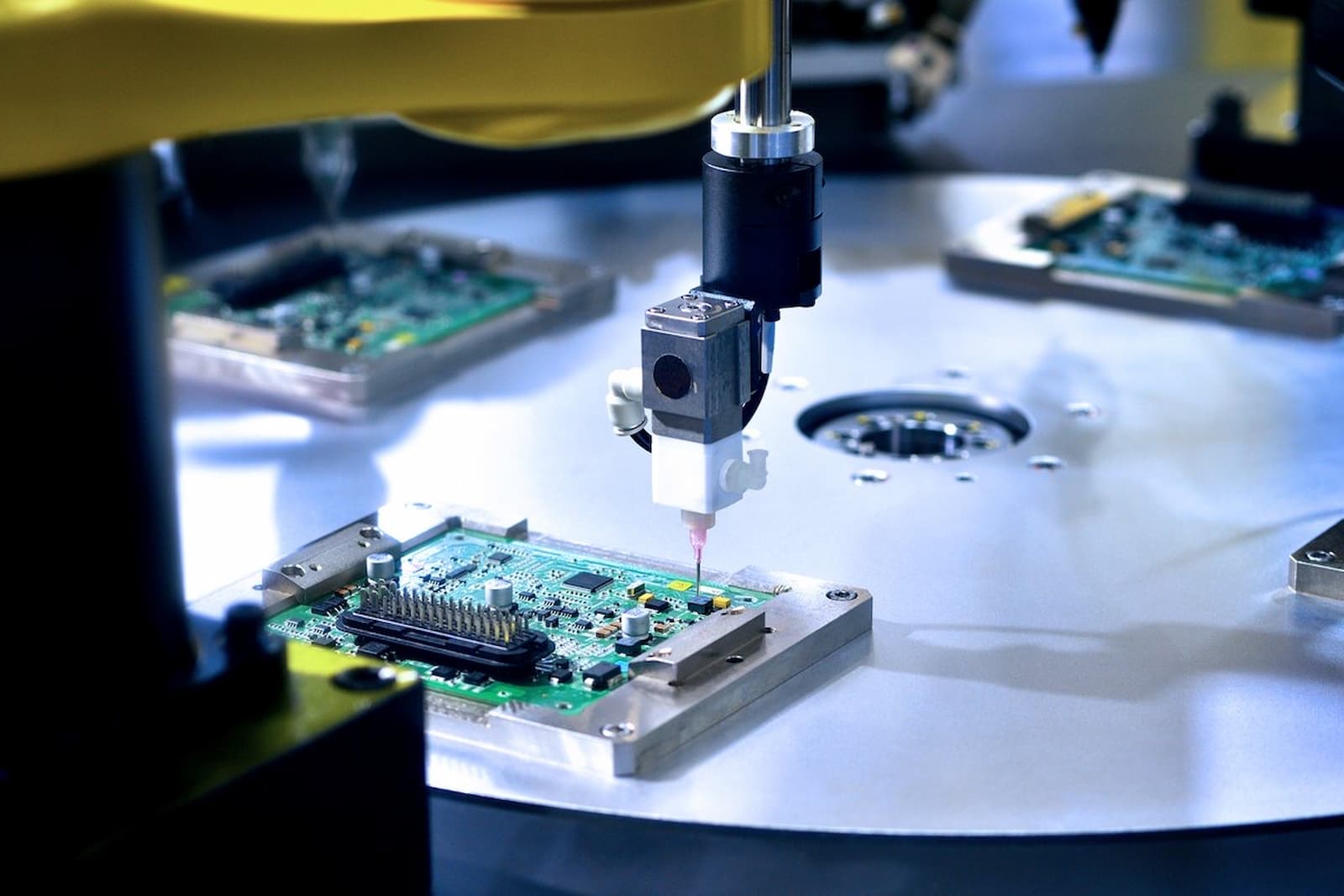QFZA to be home to Qatar’s first laptop manufacturing facility | Qatar ...